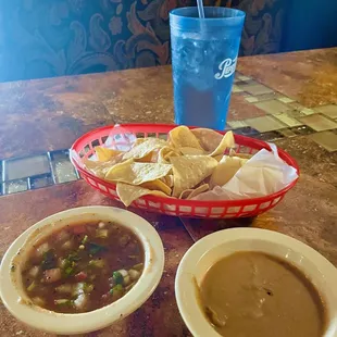 Chips, salsa &amp; bean dip