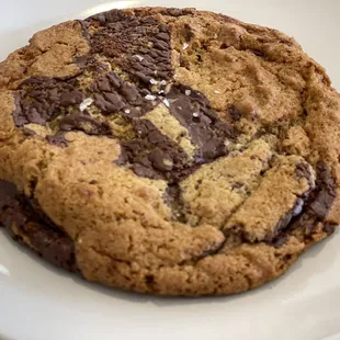 Chocolate chip cookie