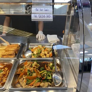 The food look well prepared and the area is very well taken cared of. Clean and employees are ready to help. Nice.