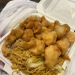 Mango chicken and Thai shrimp with half fried rice half noodles