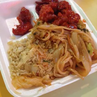 Bang bang chicken with half fried rice/half pad thai