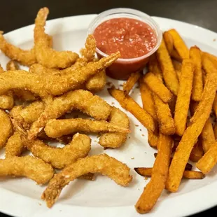 Shrimp platter with sweet potato fries