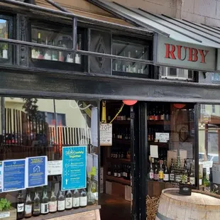 Unique curating of wines and ciders