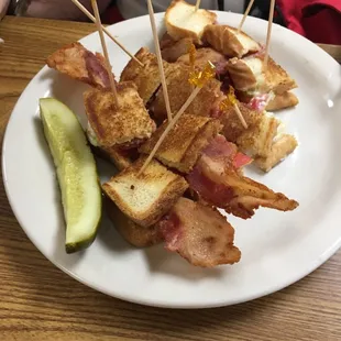 Tell Trent you want your BLT cut into 1 inch cubes. He'll hook you up!
