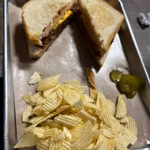 Grilled Cheese Burger with Chips