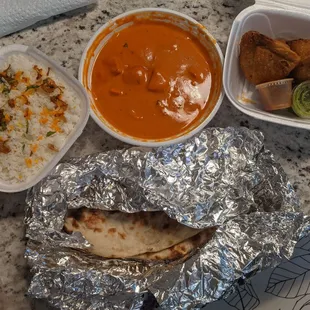 Naan, chicken Tikka masala, veggie somosa