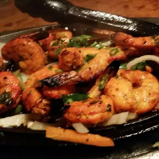 Amazing food!!!! Best Indian food in town. The chicken Tikka Masala was amazing. Fresh baked naan. Tandoori shrimp to die for.