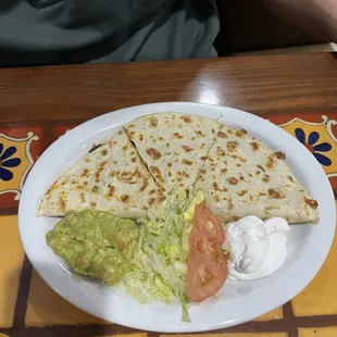 quesadilla grande with beef fajita