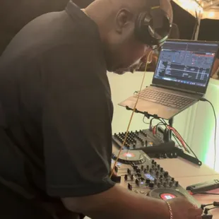 DJ Shango Da Don | 30+ Years of DJing Experience for Crowds of all Cultures!