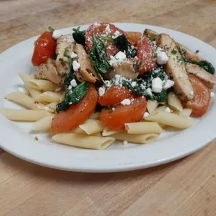 Penne chicken and feta entrée