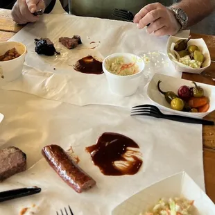 shows a man eating a meal