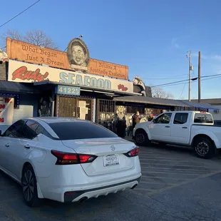 the outside of the restaurant