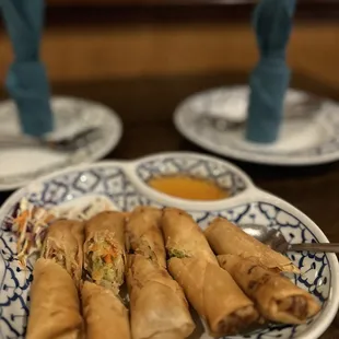 Fried vegetable spring rolls