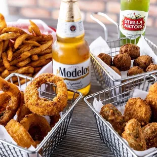 food, chicken wings and fried chicken, fried chicken wings, fried chicken, poultry, bbq chicken, chicken, bbq wings, chicken wings