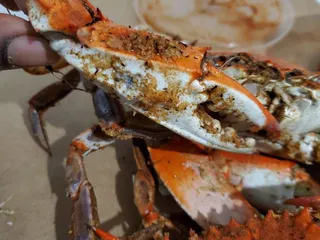 L & V Crab Cafe