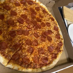 18 inch Hell's Kitchen Pepperoni Pizza