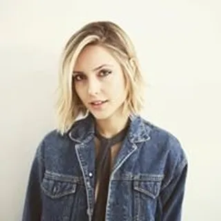 Chloe L.