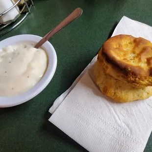 Biscuit n gravy