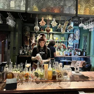 This bartender makes good drinks