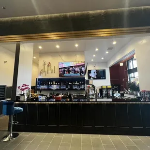 bar for alcohol and milk tea