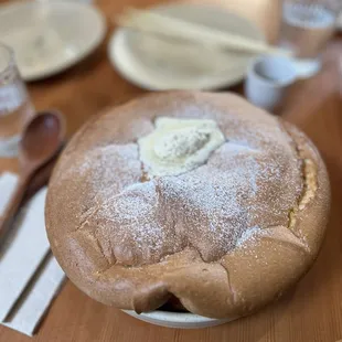 Black sesame soufflé pancake