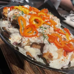 Fish dip nachos