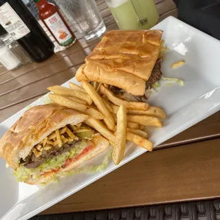 Pan con Bistec Sandwich