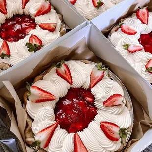 Fresh strawberry pie