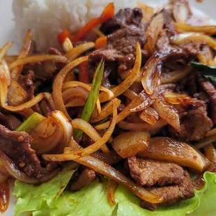 Spicy basil beef