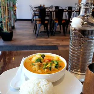 Chicken &amp; Veggies Curry, you will love the fresh quality here.