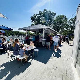 Outside bar overlooking the Brodkin Creek