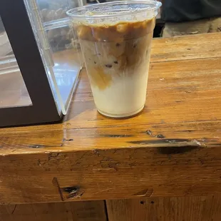 Iced cinnamon bun latte