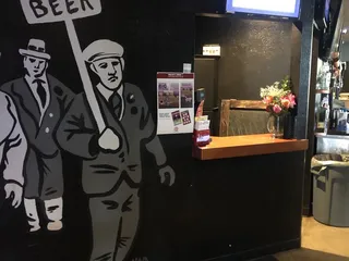 Mel's Liquor Drive-In