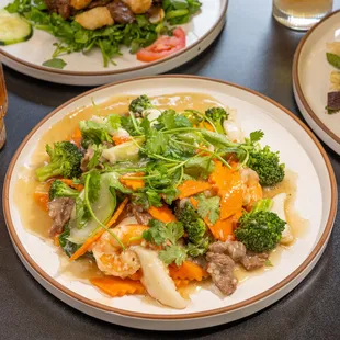 Hủ Tiếu Xào Thập Cẩm - Spicy fried noodles