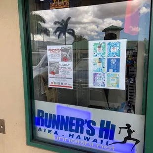 Store front on the left side! Very easy to fine next-door to fast lube.