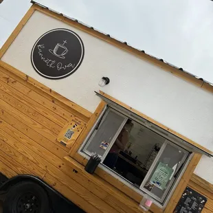 Exterior mobile truck
