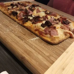 Moms Meat-aterainian Flatbread