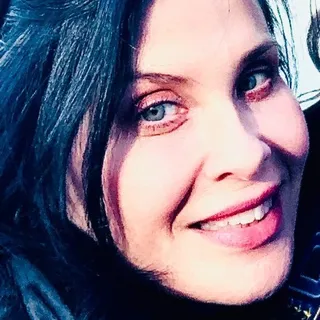 Laura O.