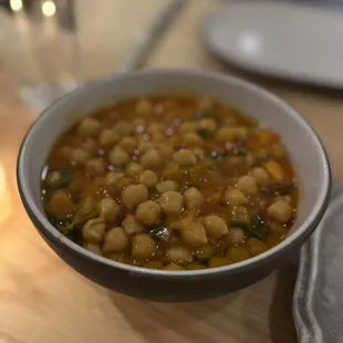 Chickpea stew with mussels