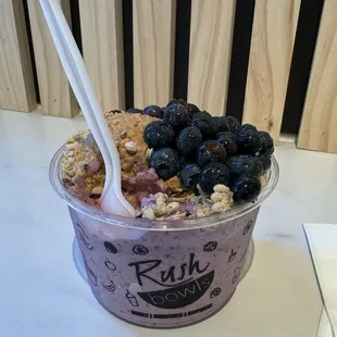 Power Bowl with peanut butter and blueberries