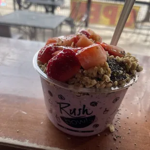 Power bowl With strawberry and chai seeds