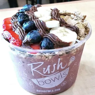 Beach bowl with yummy toppings!