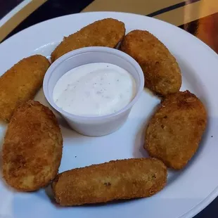 Jalapeños poppers with ranch