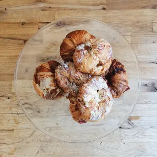 Almond, sweet/savory cheese, ham and cheese and regular croissants.