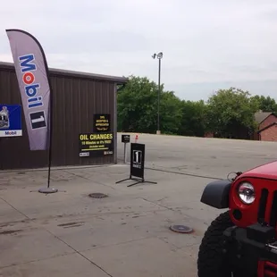 10 minute oil change or it's free. Unless they don't schedule anybody to work on the day you are there.