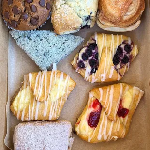 food, donuts, dough desserts