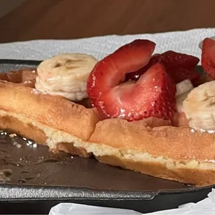 Berries &amp; banana waffle