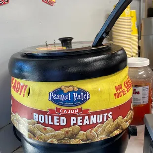 Hot and ready boiled peanuts!