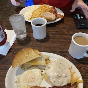 I had a simpler breakfast. One egg over easy, medium, bacon, toast, hashbrowns with gravy.
