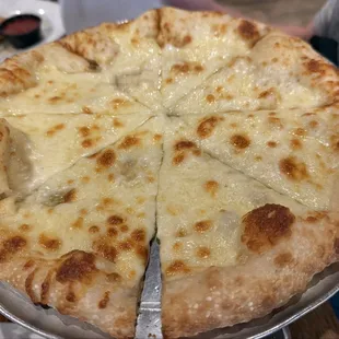 medium Cheese pizza